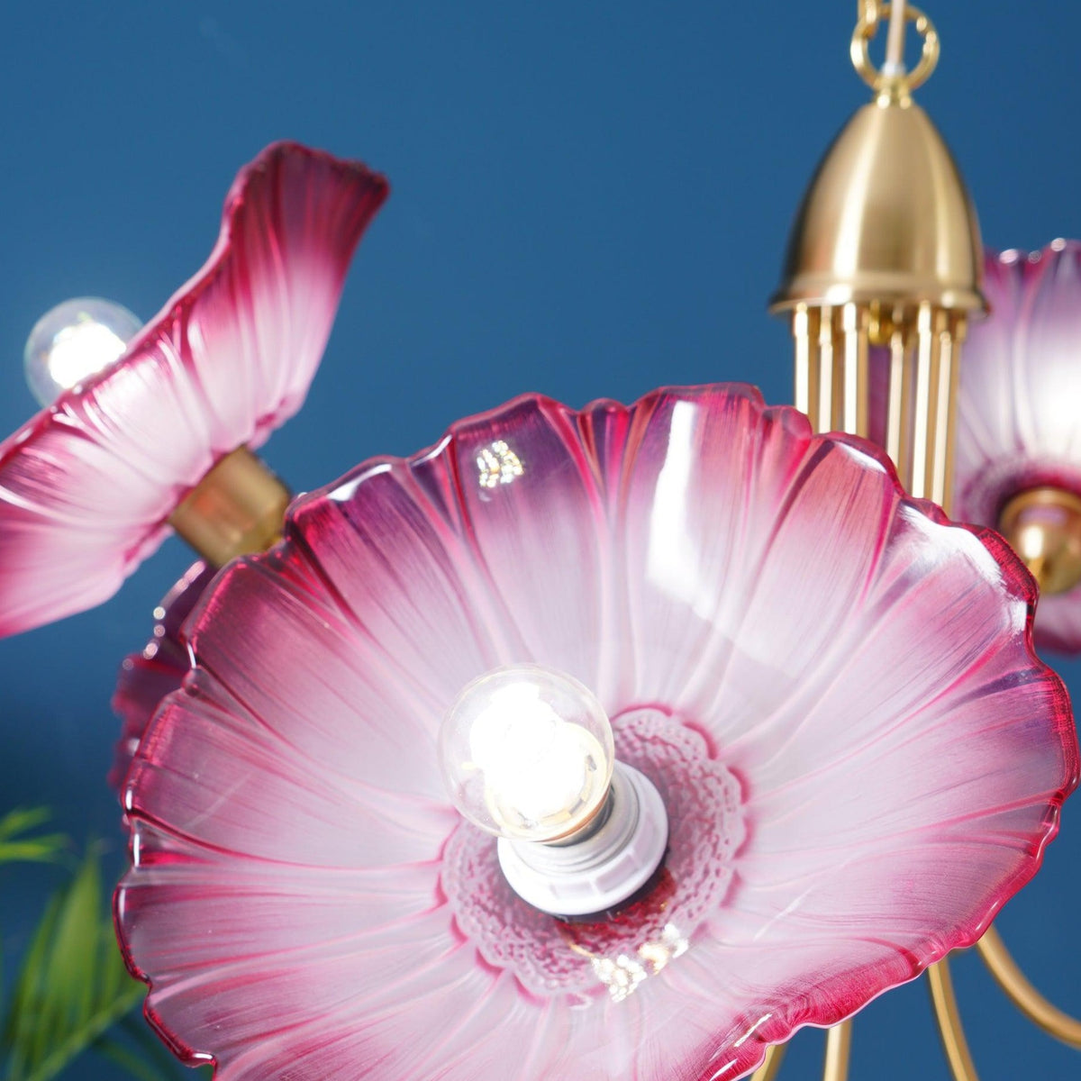 Art Deco Chandelier & Vintage Leaf Shade Design