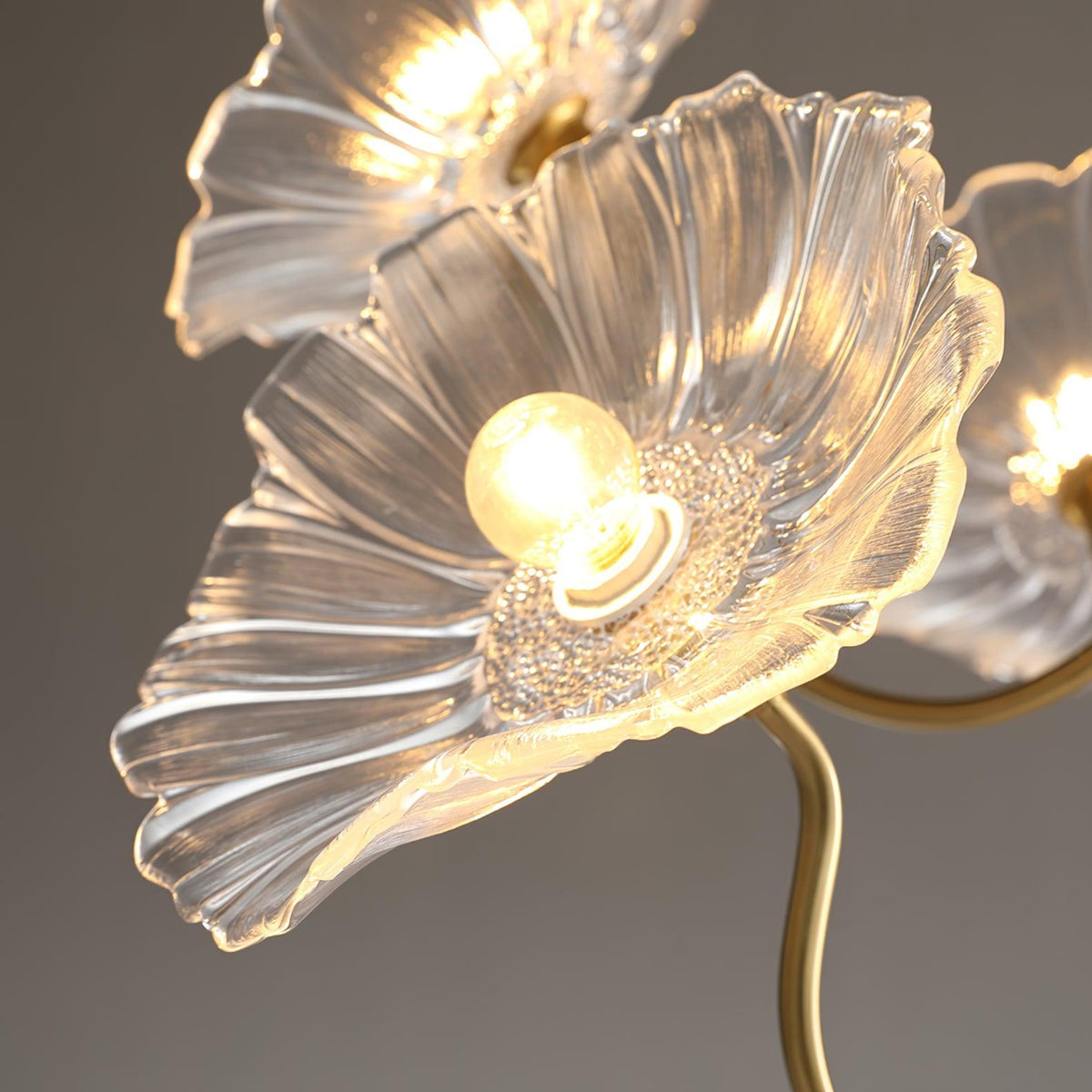 Art Deco Chandelier & Vintage Leaf Shade Design