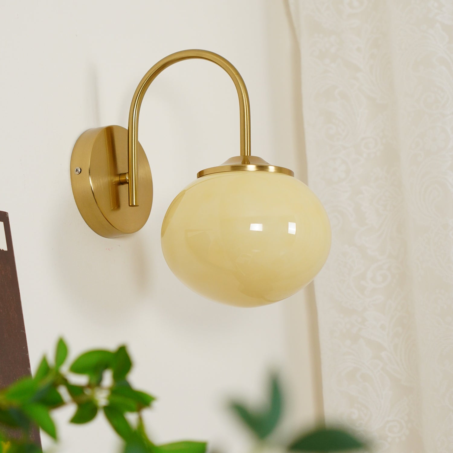 Marshmallow Wall Lamp – Glass & Brass Finish