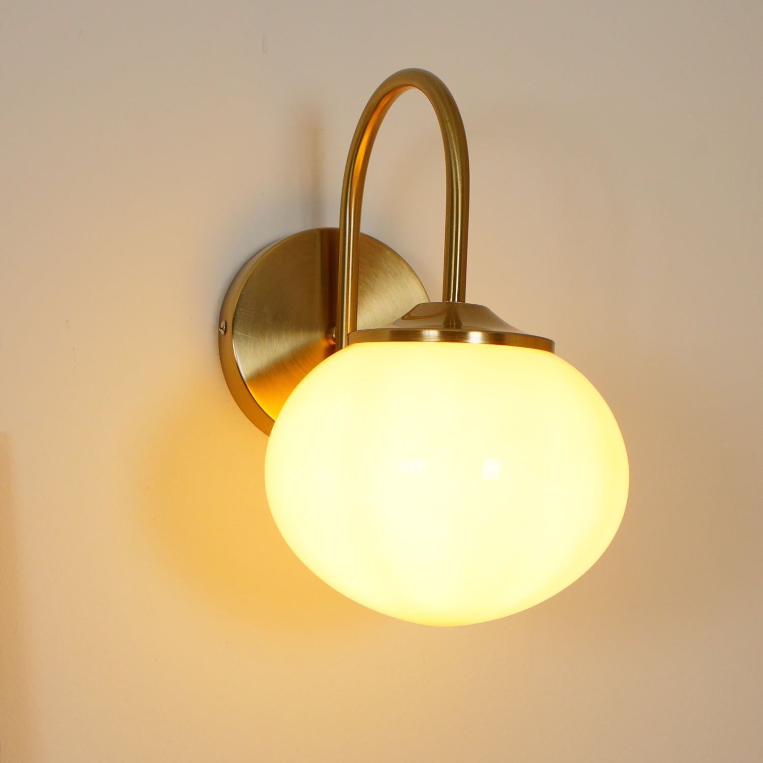 Marshmallow Wall Lamp – Glass & Brass Finish