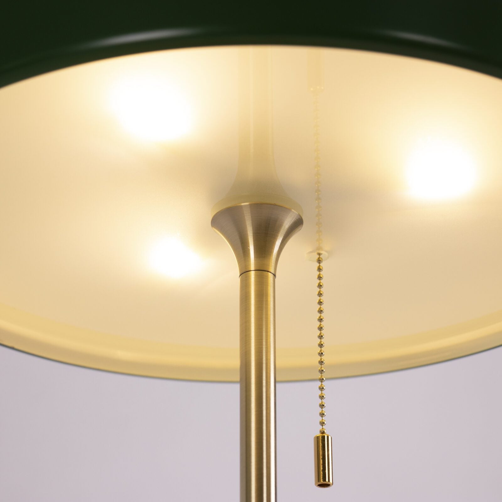 Medium Rotary Table Lamp – Sleek and Sophisticated