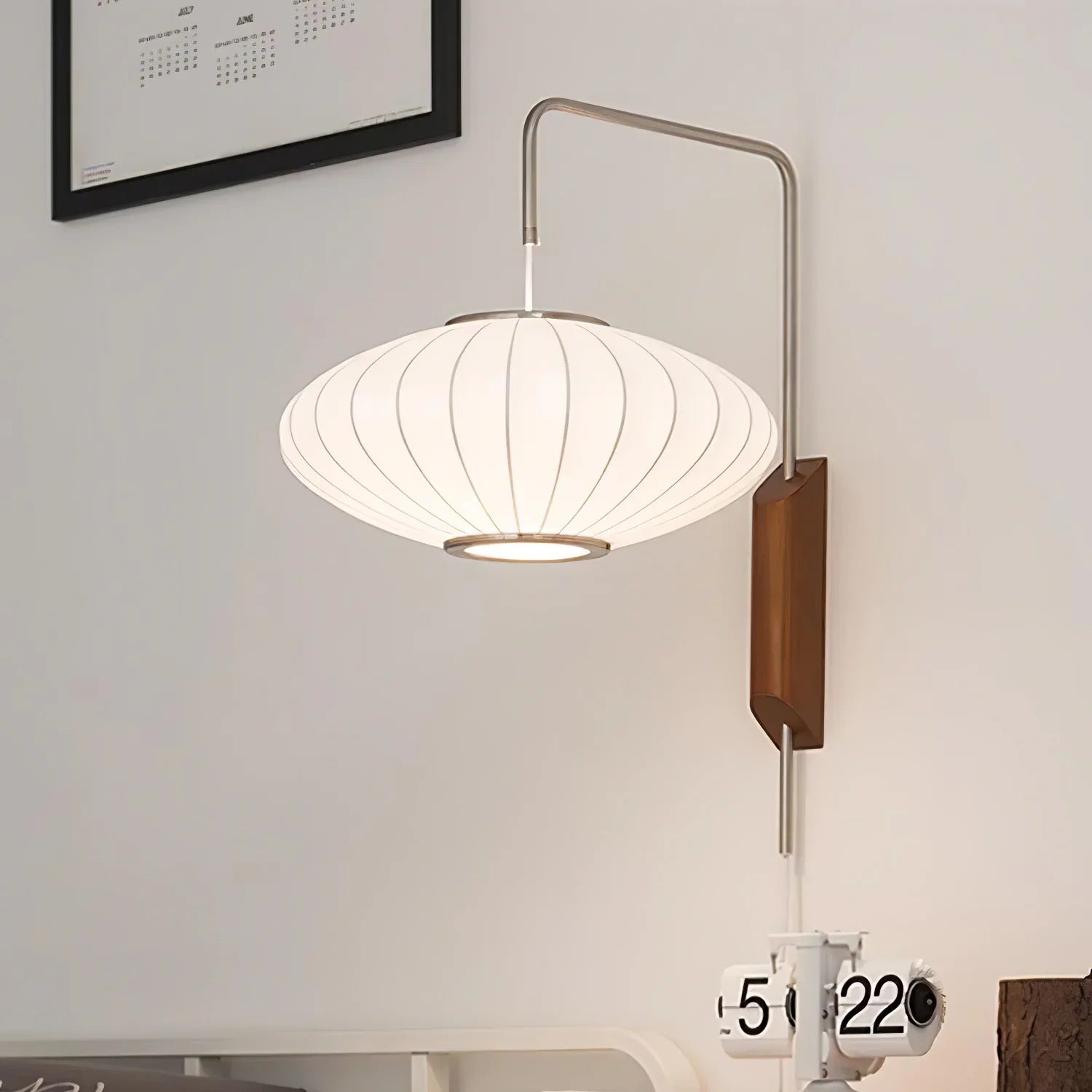 Mid-Century Wall Lamp – Adjustable Bubble Design