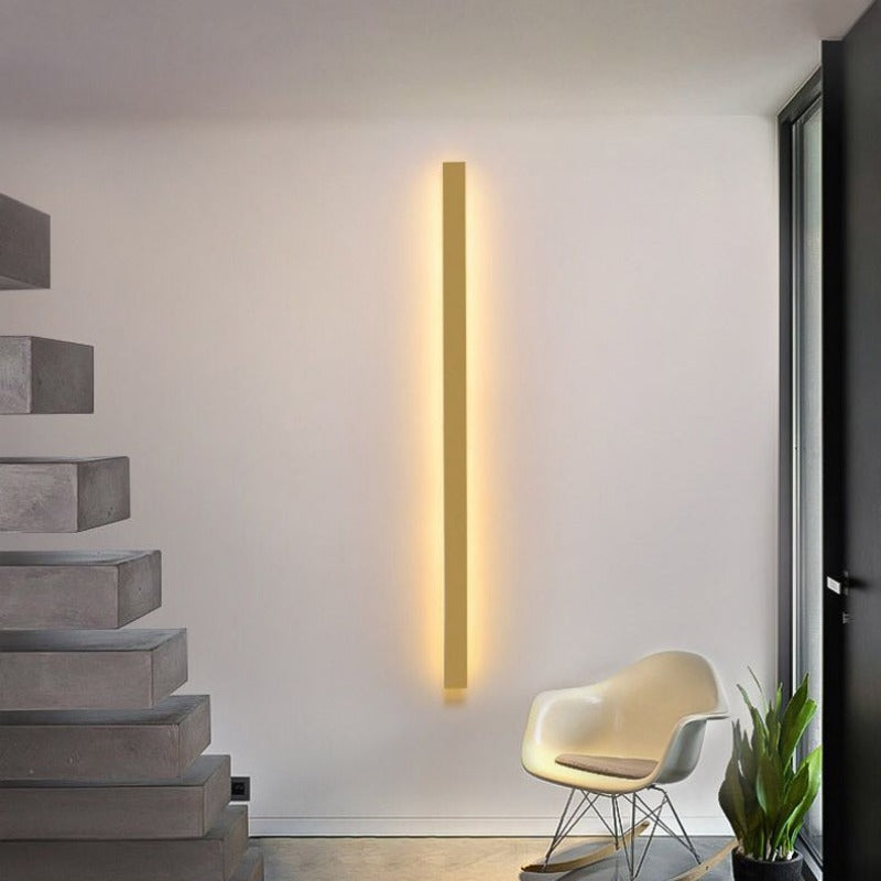 Minimalist Linear Wall Lamp – Modern Metal & Acrylic Design