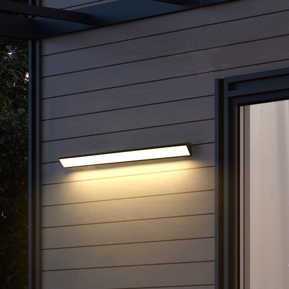 Minimalist LED Outdoor Wall Lamp – Waterproof, Modern Black Design