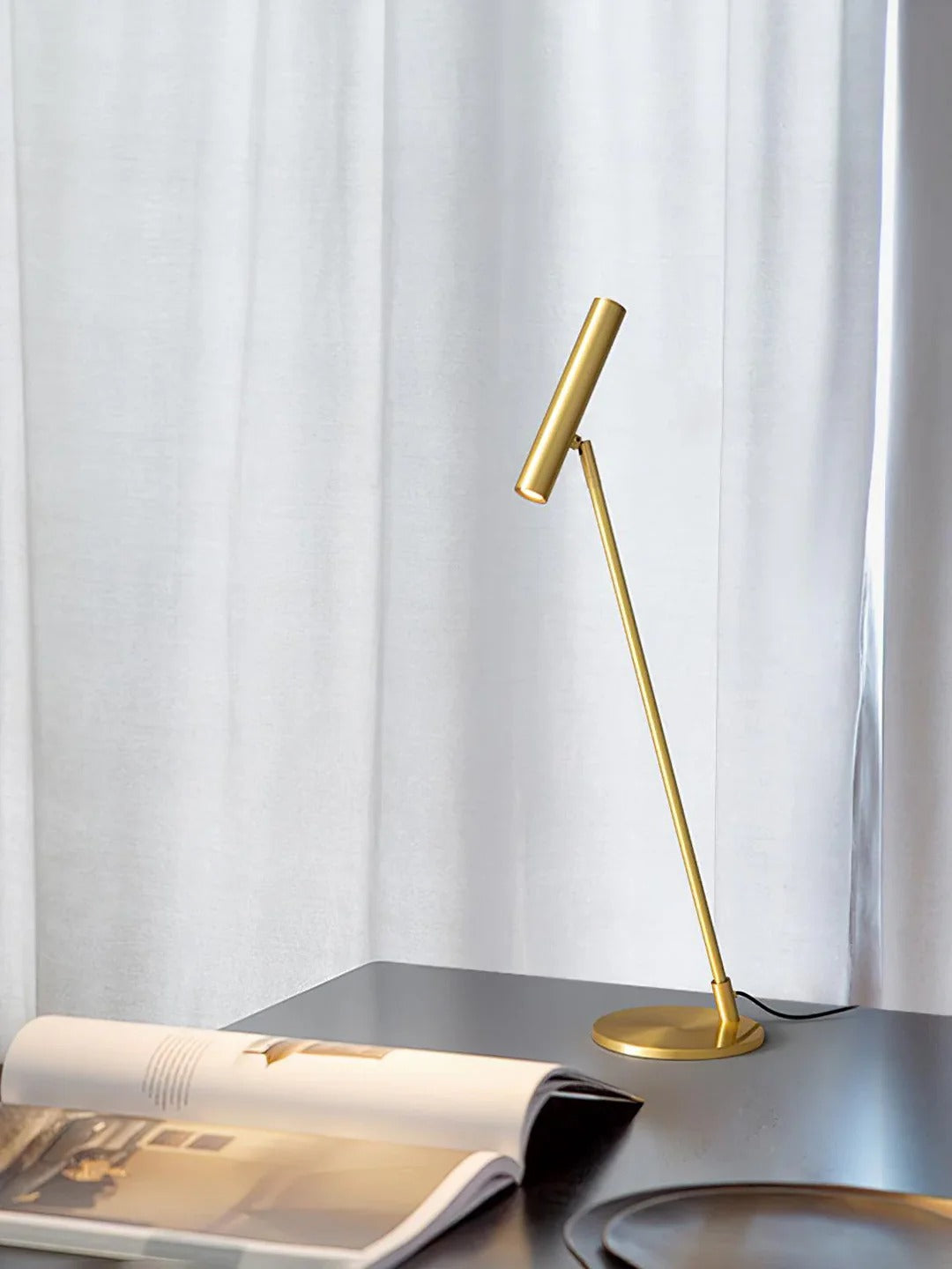 Minimalist Metal Table Lamp - Adjustable