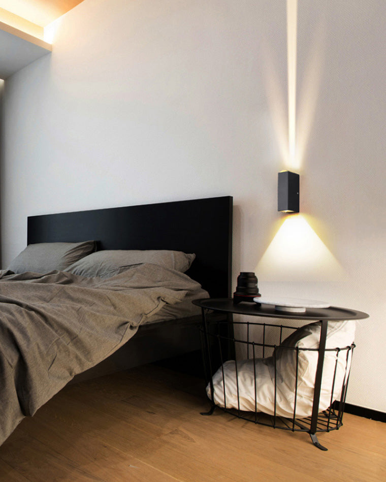 Minimalist Outdoor Wall Lamp – Black, Steady Up & Down Light