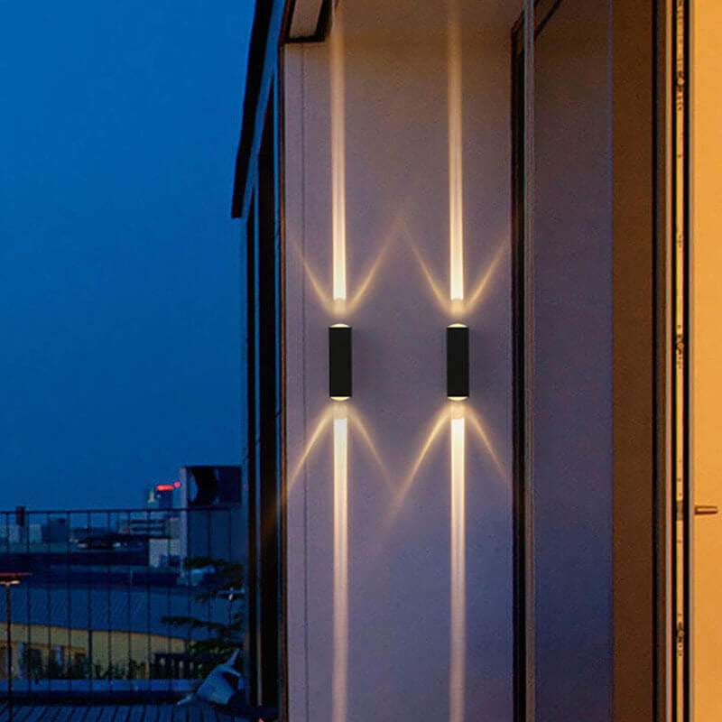 Minimalist Outdoor Wall Lamp – Black, Steady Up & Down Light