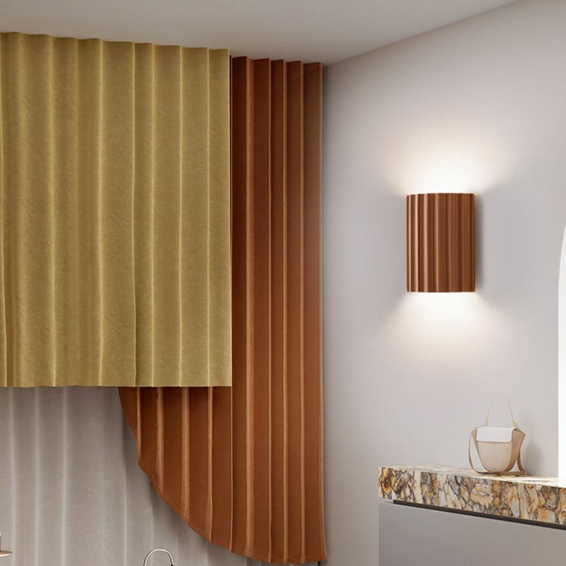 Modern Fluted Wall Sconce – Elegant Resin Material