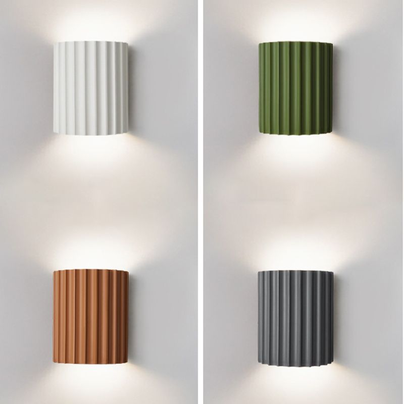 Modern Fluted Wall Sconce – Elegant Resin Material