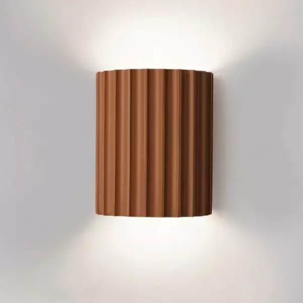 Modern Fluted Wall Sconce – Elegant Resin Material