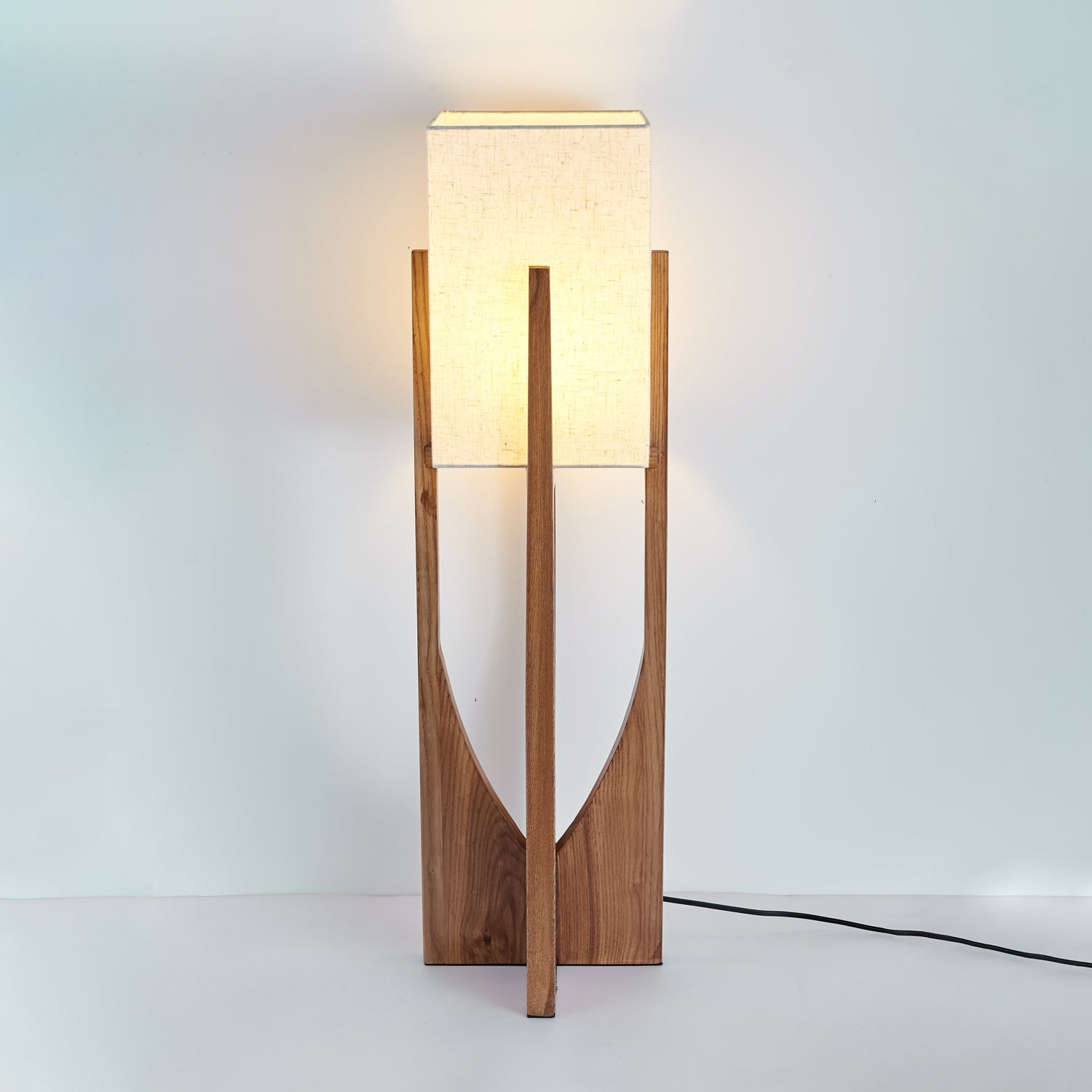 Modern Japanese Floor Lamp – Mid-century Design