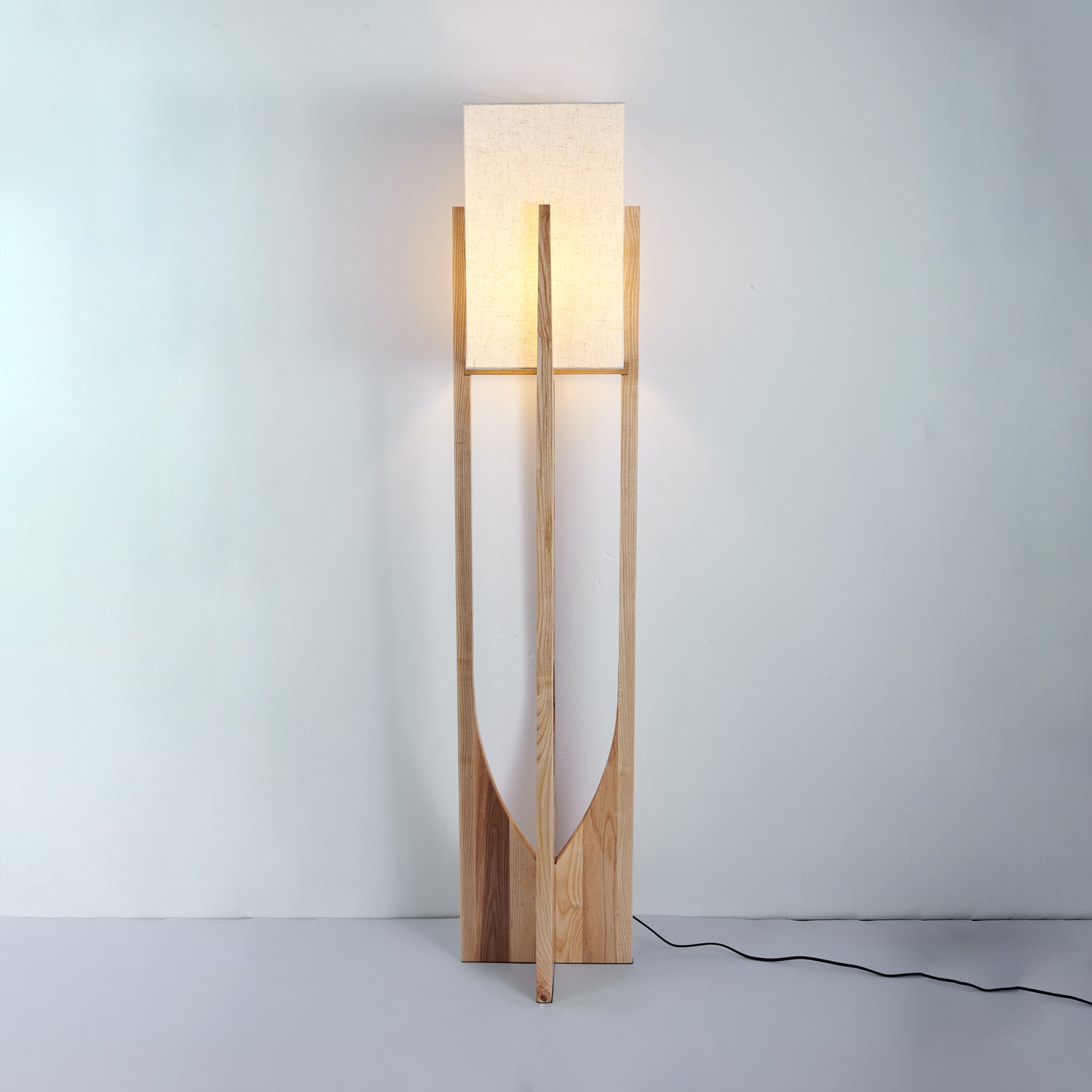 Modern Japanese Floor Lamp – Mid-century Design