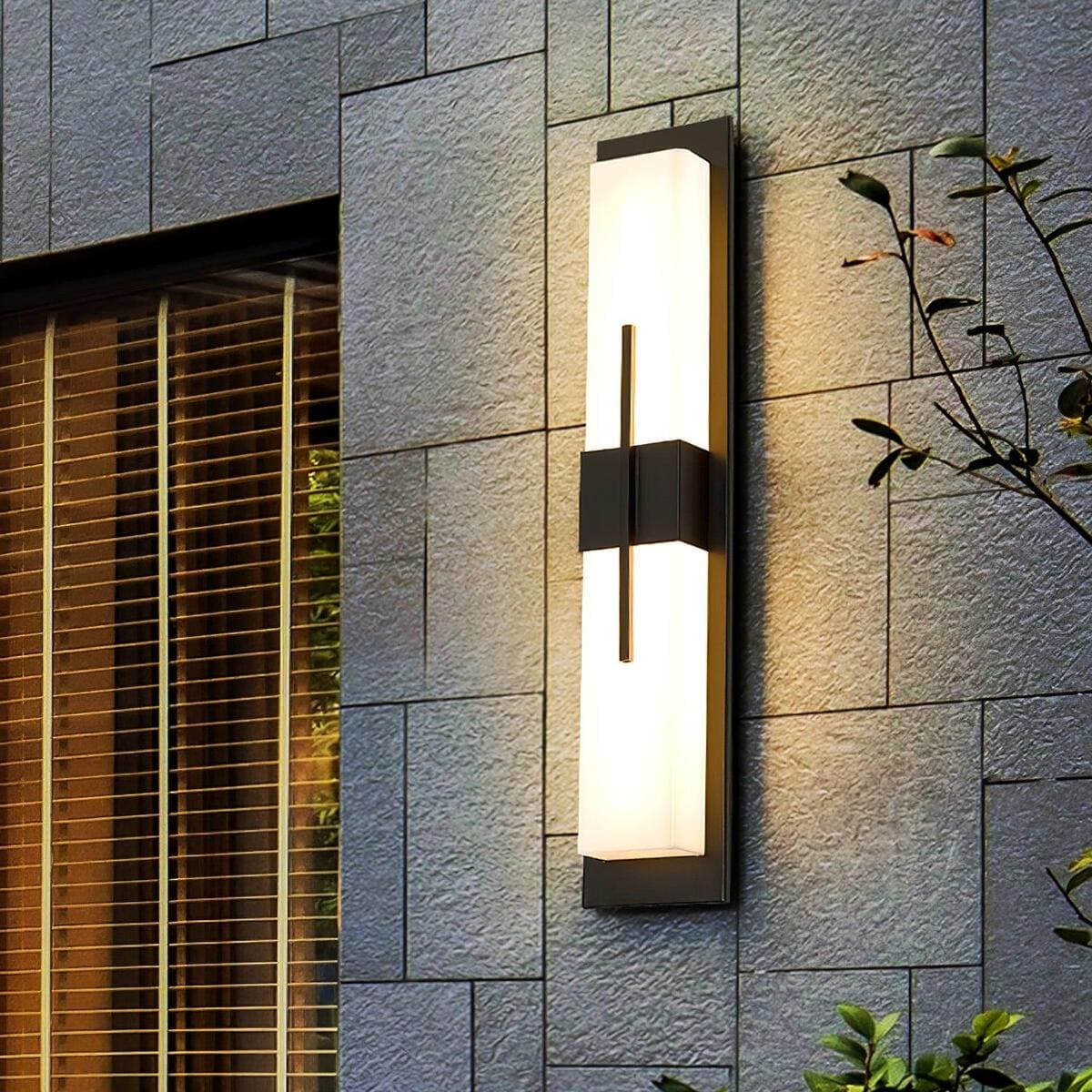 Modern Vertical Outdoor Wall Light – Waterproof LED Sconce, Garden & Porch