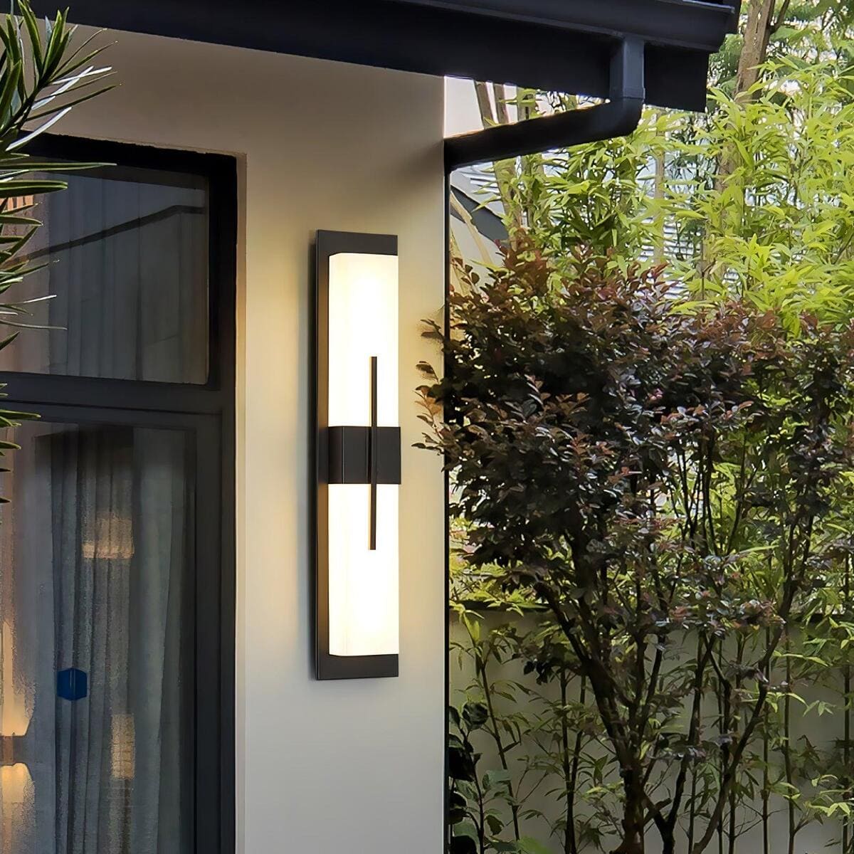 Modern Vertical Outdoor Wall Light – Waterproof LED Sconce, Garden & Porch