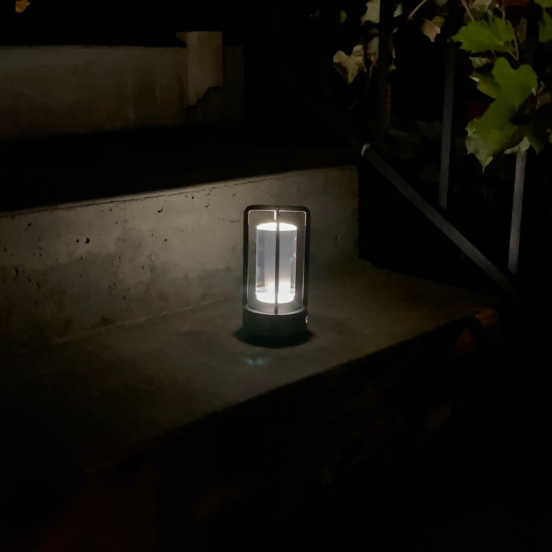 Nordic Cordless Lantern Lamp – Dimmable & Water-Resistant