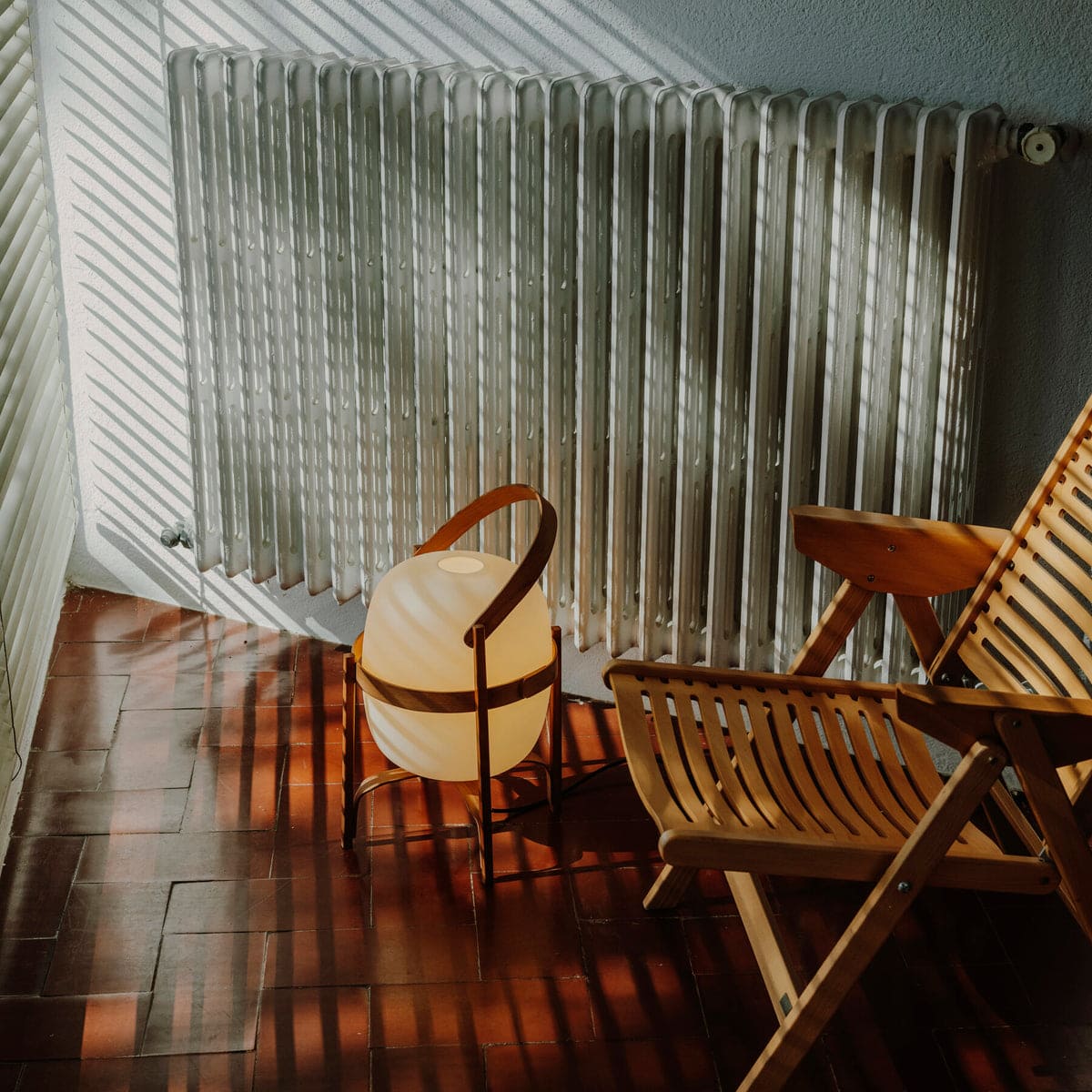 Portable Lantern Table Lamp – Mid-Century Modern Wood Design