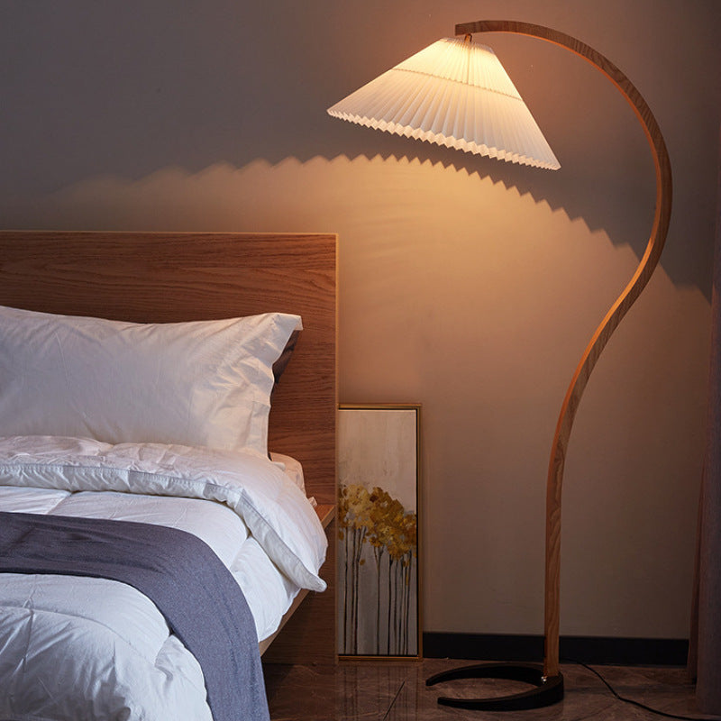 Scandinavian Floor Lamp – Adjustable Shade & Wood Design