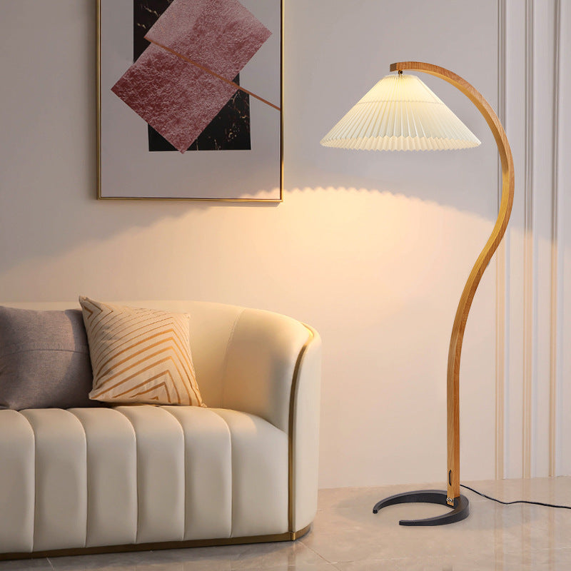 Scandinavian Floor Lamp – Adjustable Shade & Wood Design