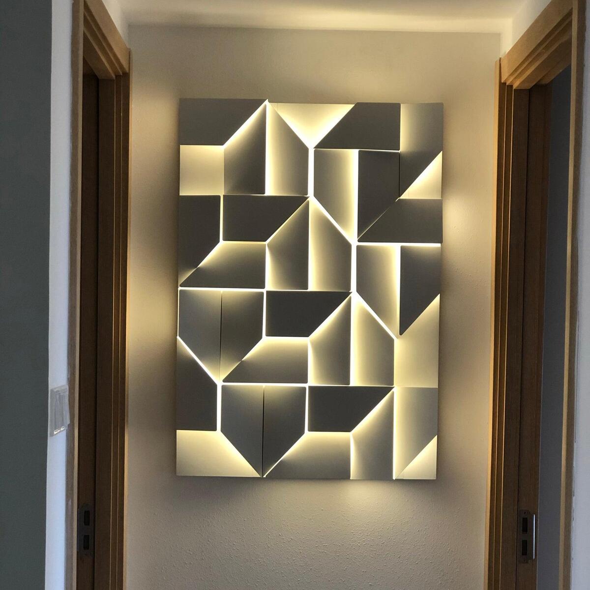 Stylish Italian Wall Sconce – Modern LED Design