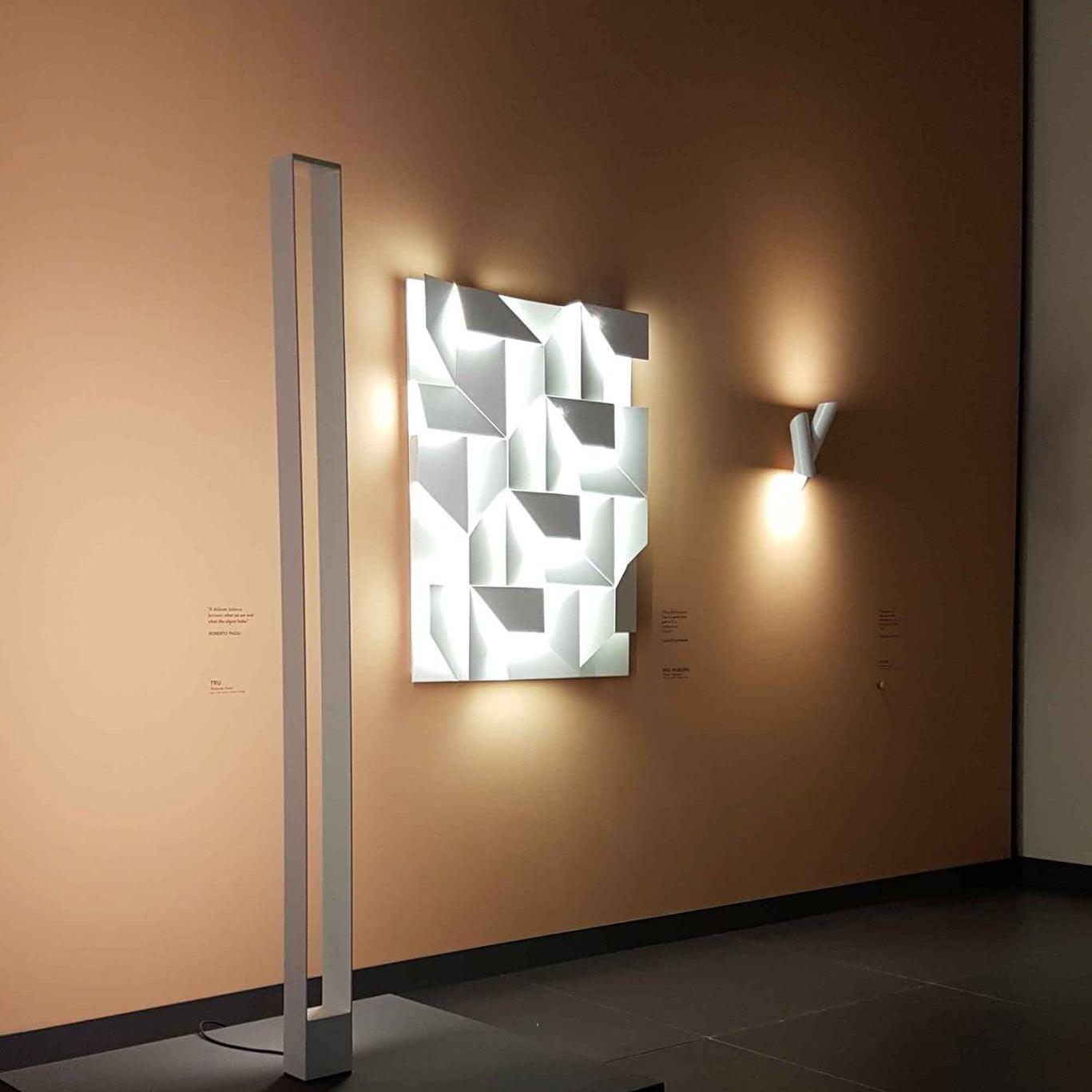 Stylish Italian Wall Sconce – Modern LED Design