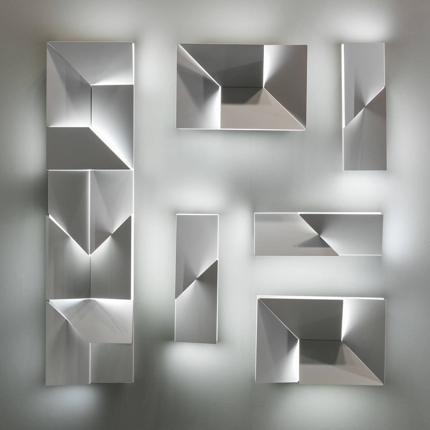 Stylish Italian Wall Sconce – Modern LED Design