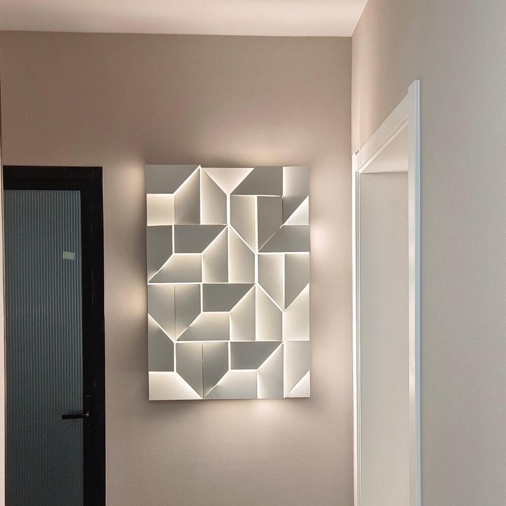 Stylish Italian Wall Sconce – Modern LED Design