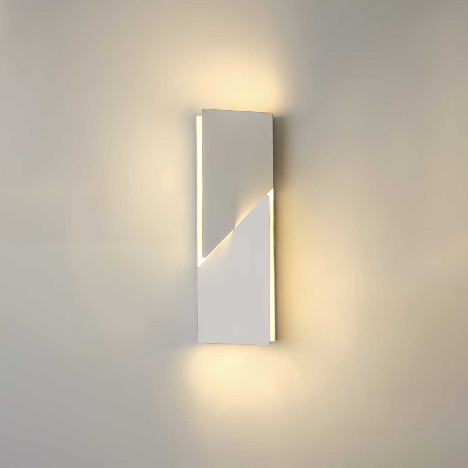 Stylish Italian Wall Sconce – Modern LED Design