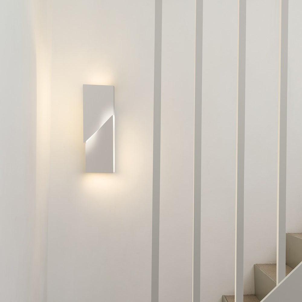 Stylish Italian Wall Sconce – Modern LED Design