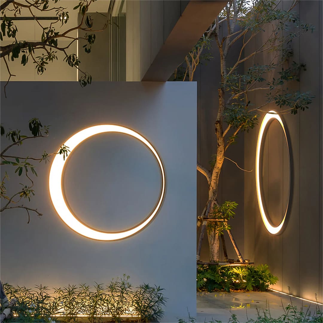 Stylish Crescent Wall Light Fixture