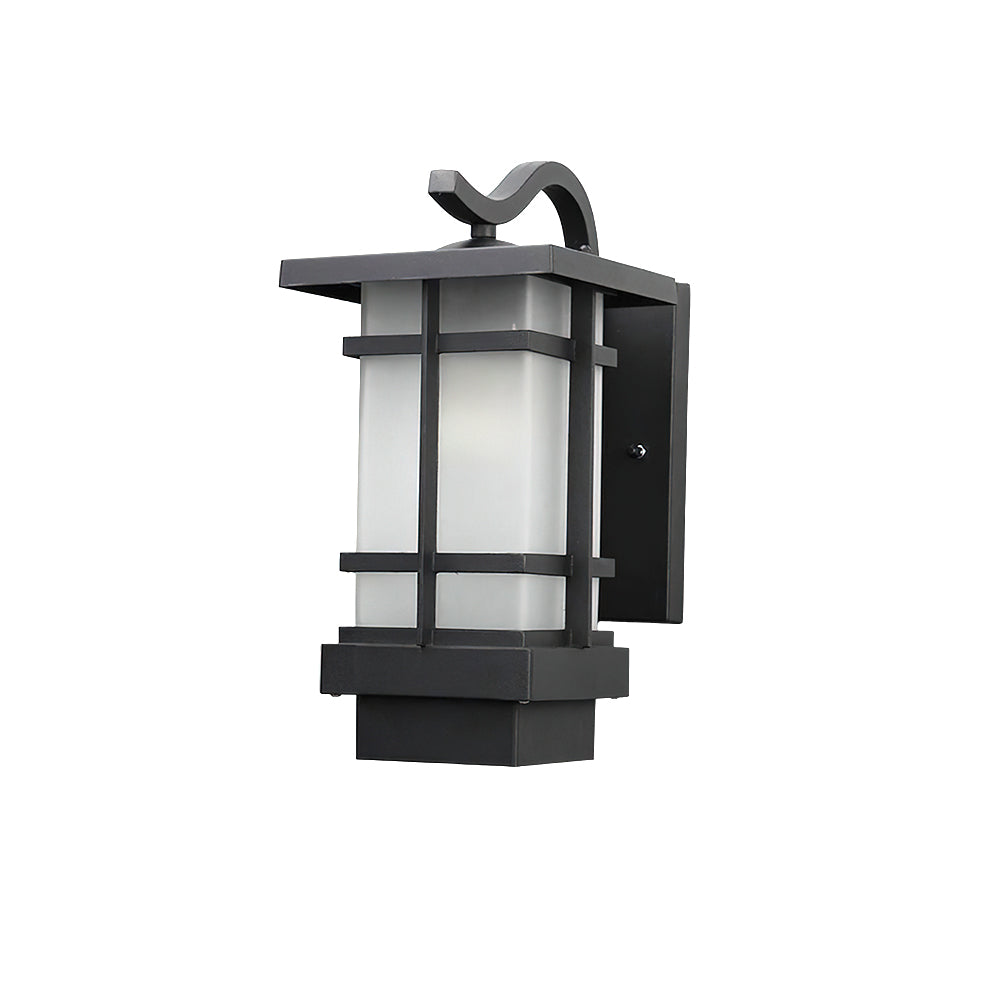 Traditional Outdoor Wall Lantern – Vintage Aesthetic, Weather-Resistant