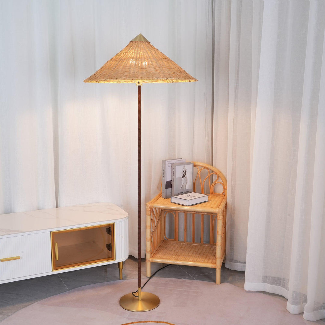 Vintage Chinese Hat Floor Lamp – Ambient Light for Any Room