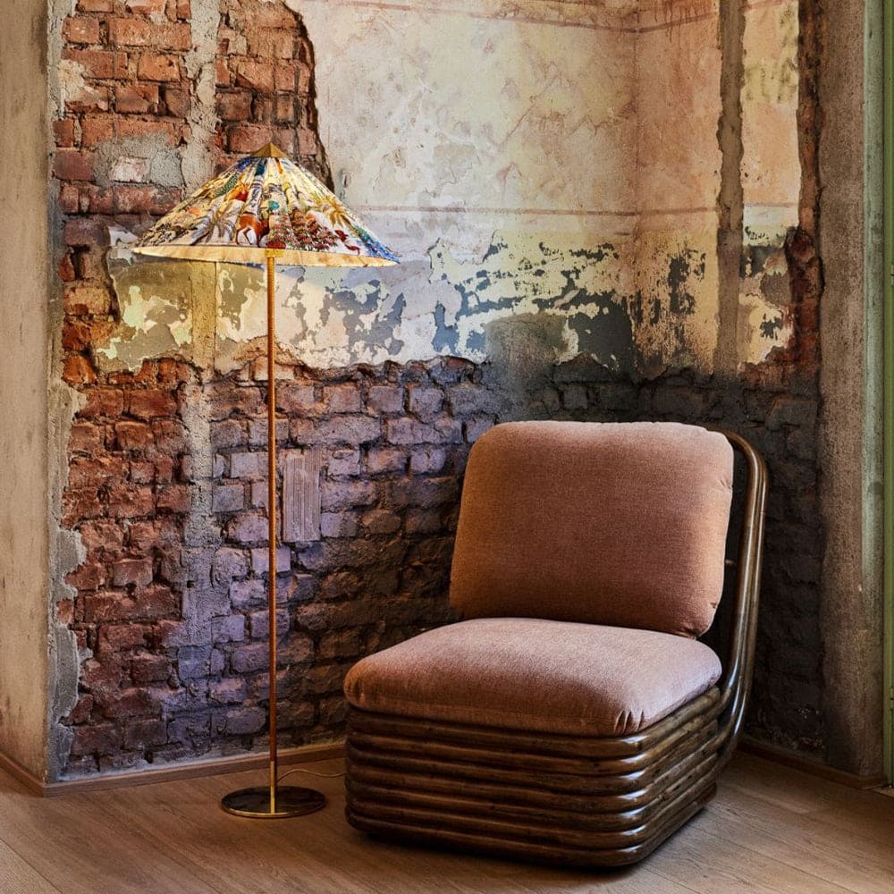 Vintage Chinese Hat Floor Lamp – Ambient Light for Any Room