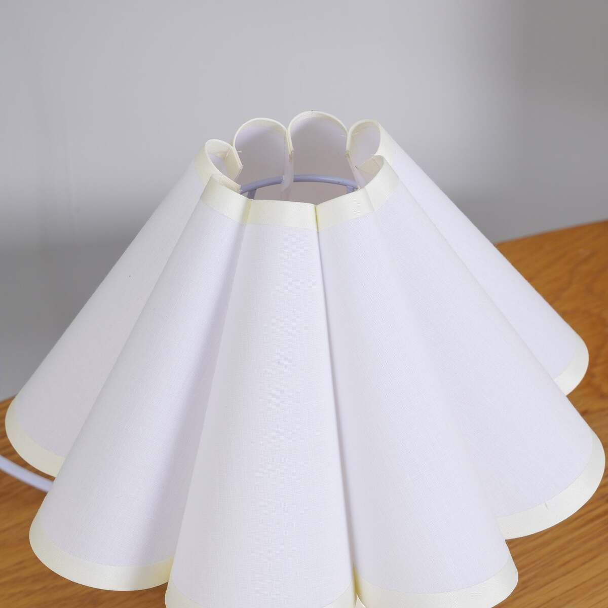 Vintage Plaid Table Lamp – Pleated Linen Shade