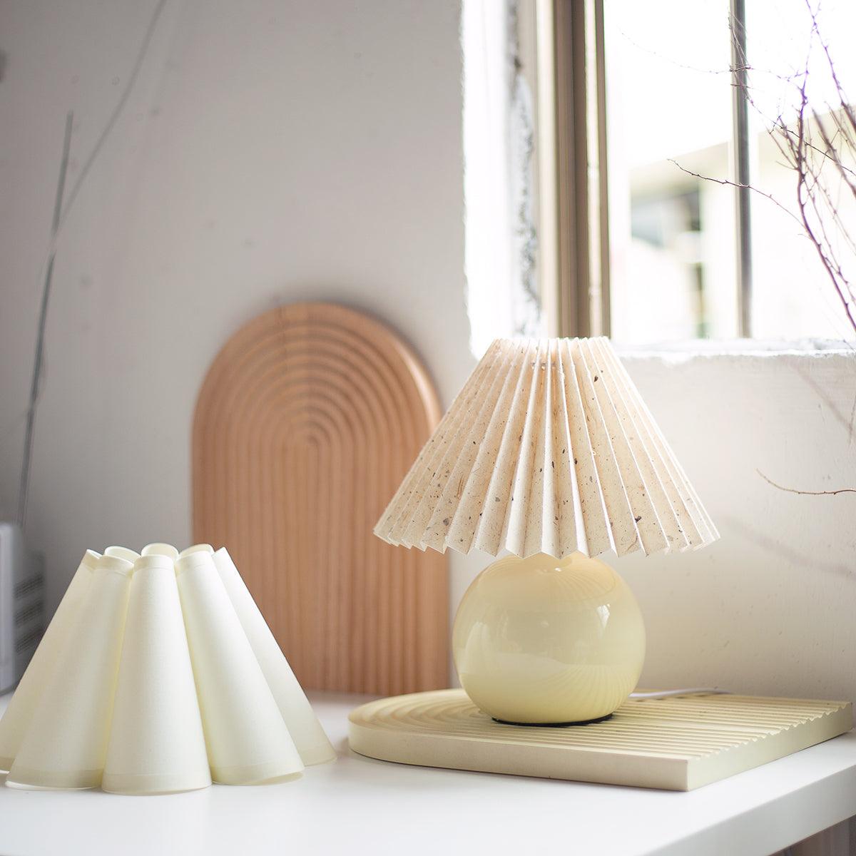 Vintage Plaid Table Lamp – Pleated Linen Shade