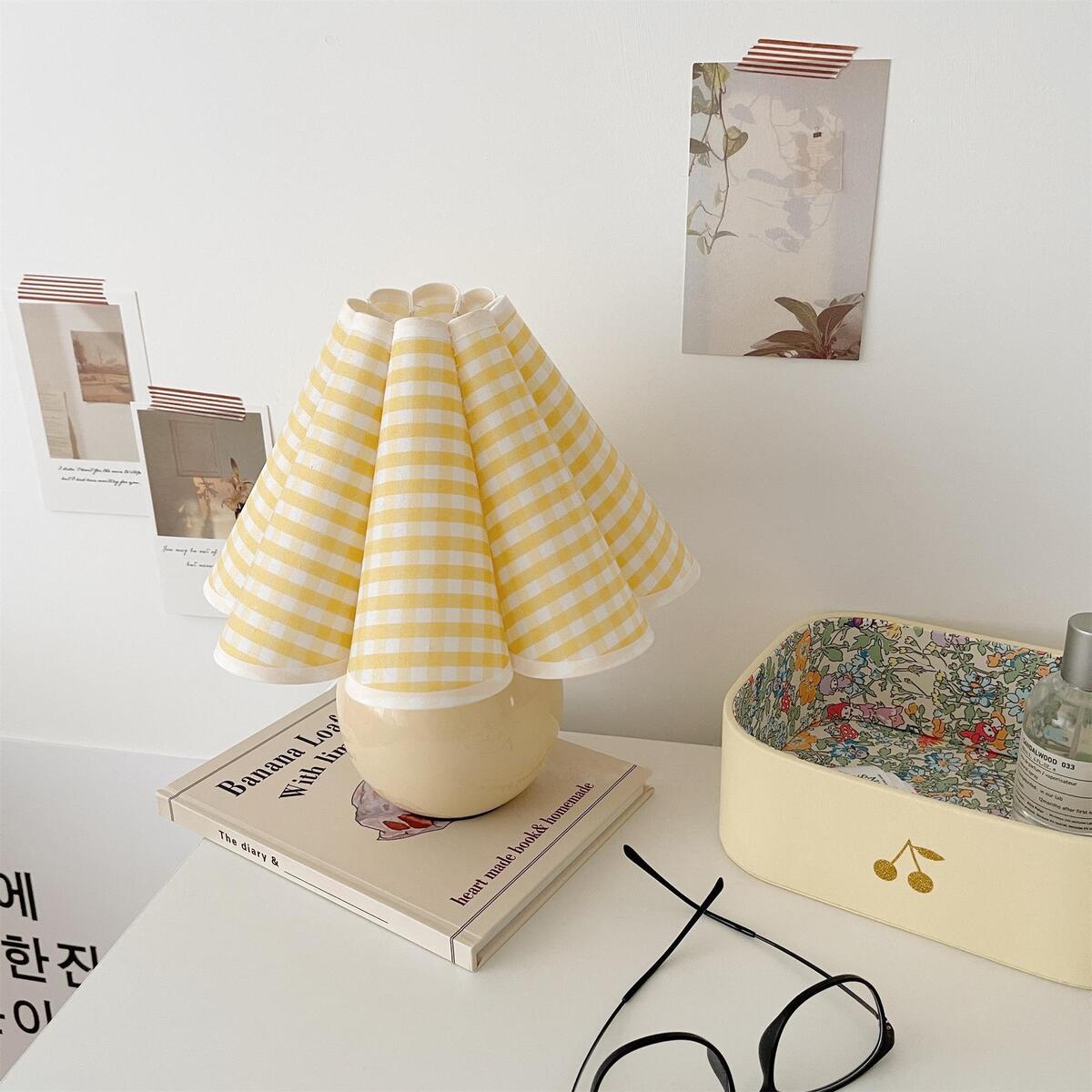 Vintage Plaid Table Lamp – Pleated Linen Shade