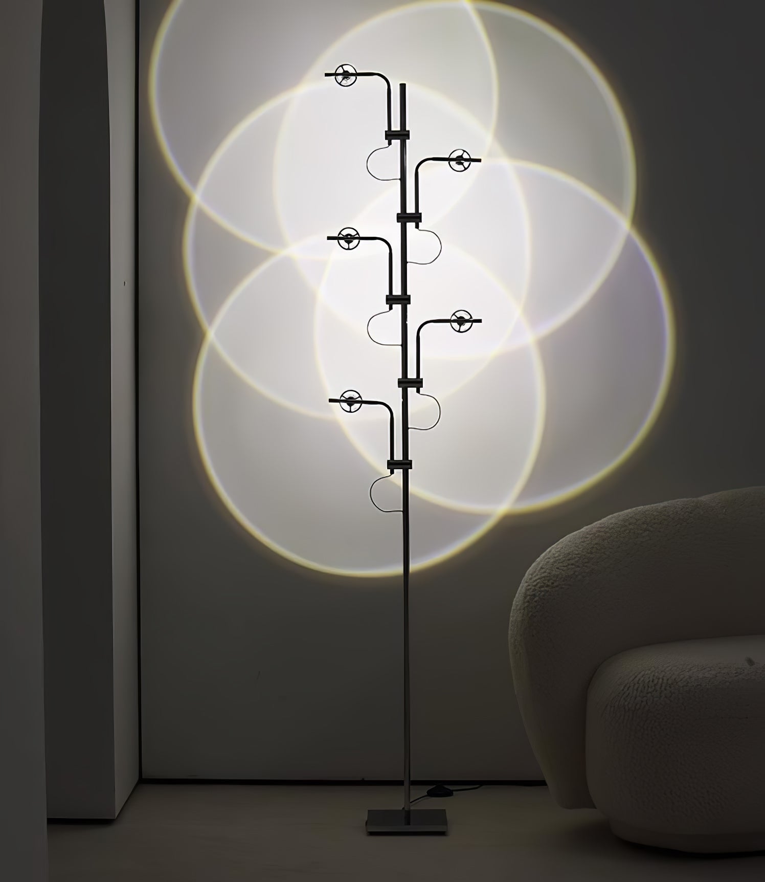 Wa Wa Floor Lamp – Adjustable Light Effects