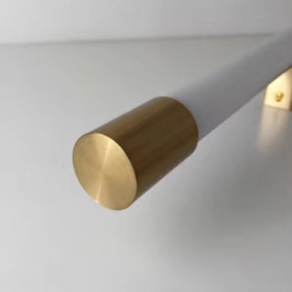 Golden Minimalist Wall Lamp for Modern Spaces