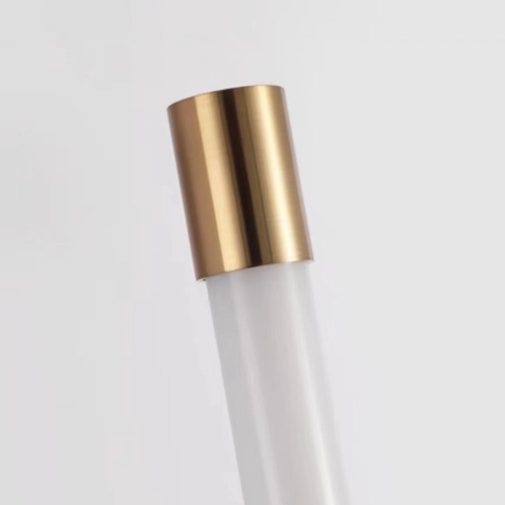 Golden Minimalist Wall Lamp for Modern Spaces