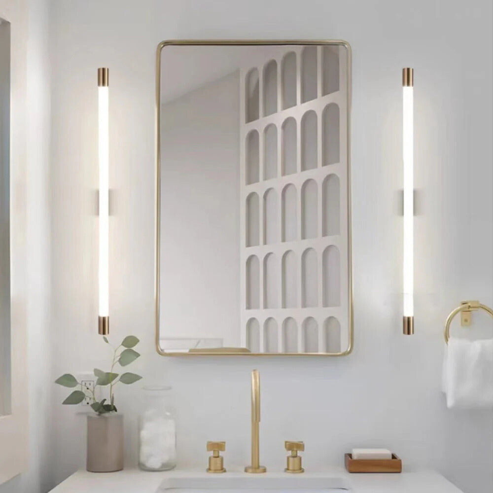 Golden Minimalist Wall Lamp for Modern Spaces