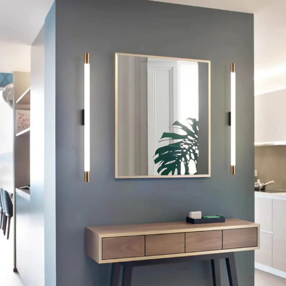 Golden Minimalist Wall Lamp for Modern Spaces