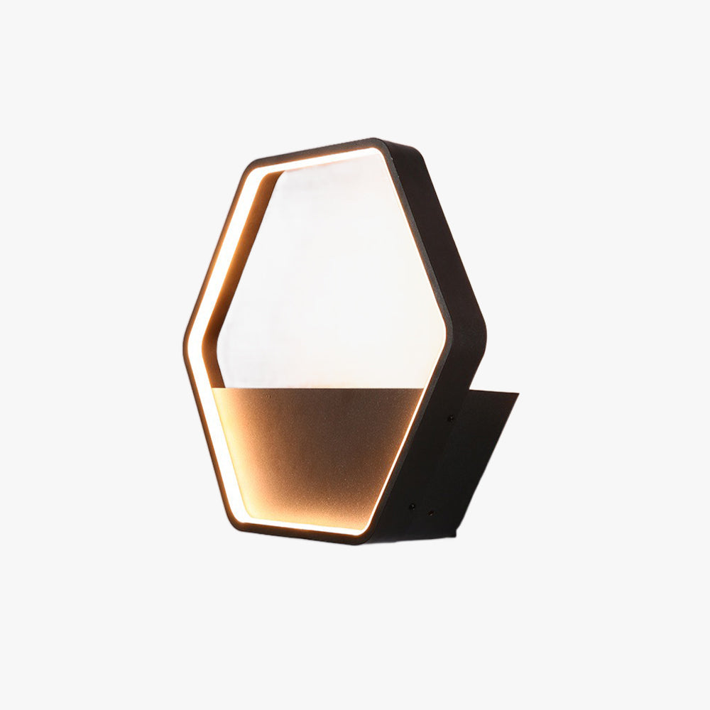 Minimalist hexagonal metal outdoor wall lamp with built-in shelf for stylish and practical outdoor lighting. Ideal for courtyards, balconies, and modern outdoor spaces.

