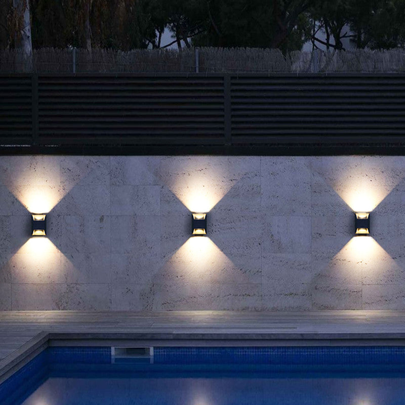 Minimalist Up Down LED Metal Outdoor Wall Lamp for Patios