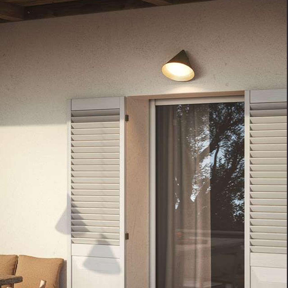 Modern Cone-Shaped Outdoor Wall Lamp – Waterproof, Black or Gold Finish