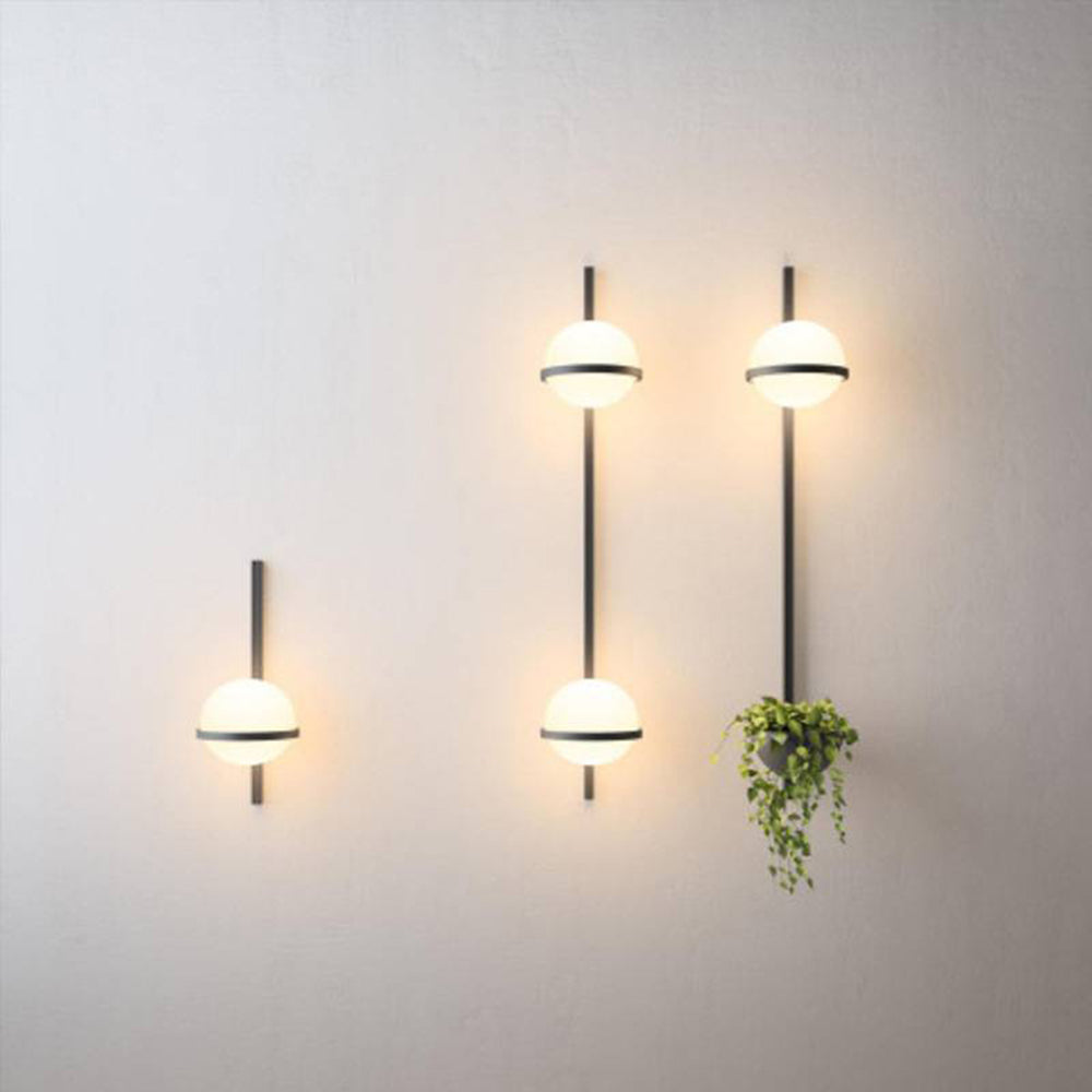 Modern Outdoor Wall Lamp with Globe Design – Solar or Hardwired Options