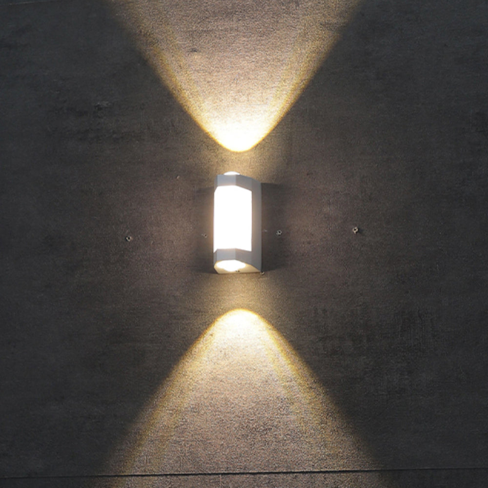 Modern Up Down Acrylic Outdoor Wall Lamp with Double Head LED Lighting