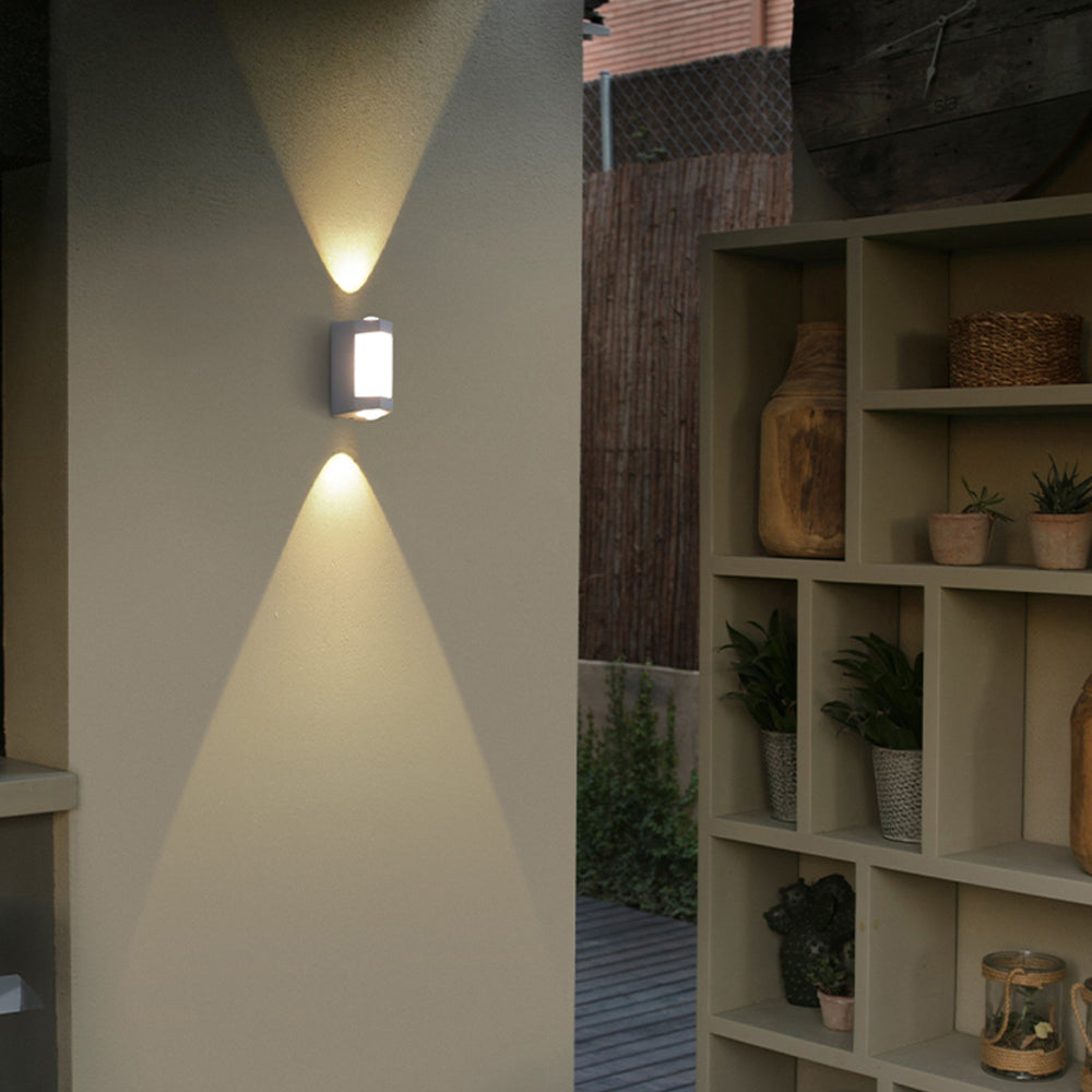 Modern Up Down Acrylic Outdoor Wall Lamp with Double Head LED Lighting