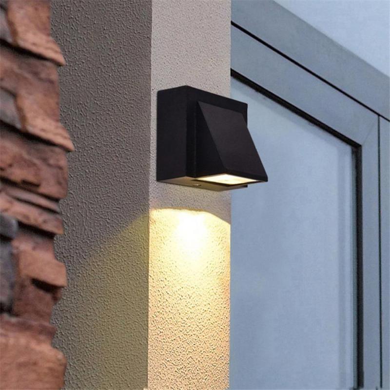 Modern Waterproof Metal LED Outdoor Wall Lamp with Single or Double Heads