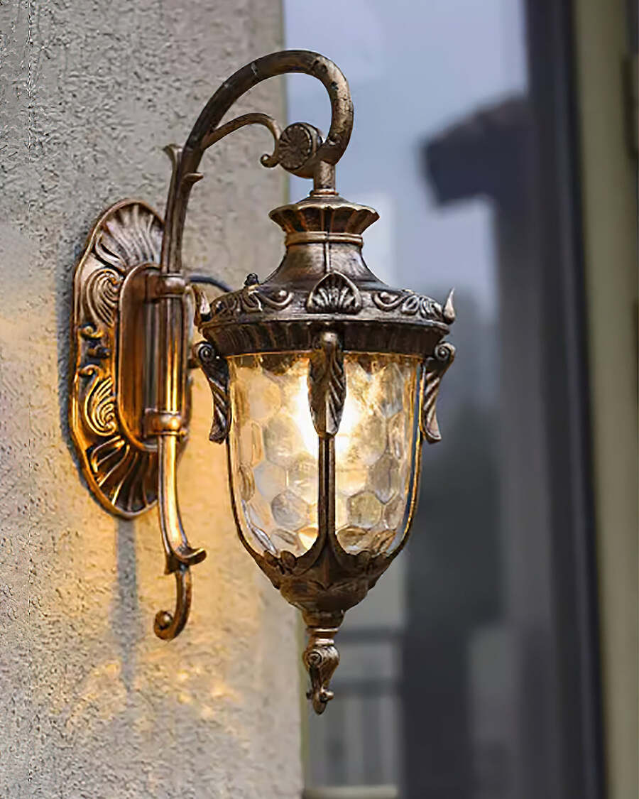 Vintage Brass Outdoor Wall Lantern – Antique Style Waterproof Light